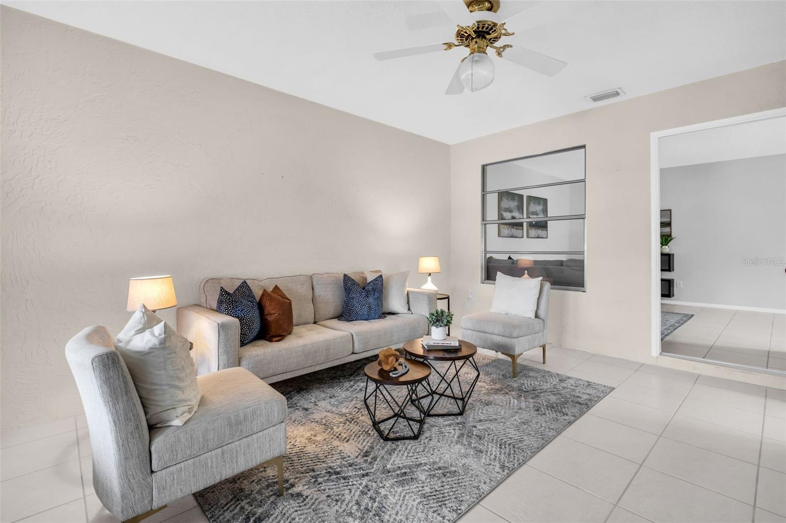 Perfectly tucked between the main living room & kitchen~