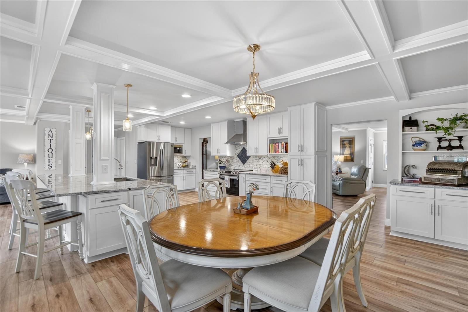 TB8513853 - Open floor plan