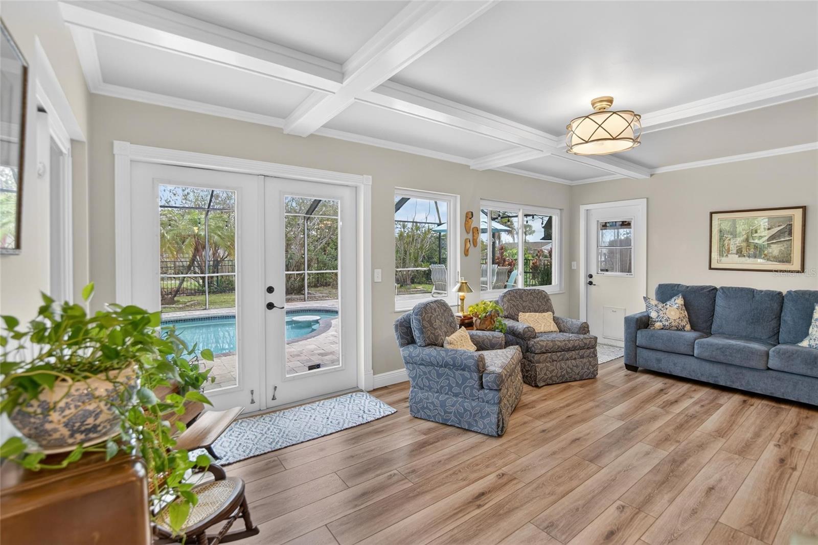 TB8513853 - French doors to pool area