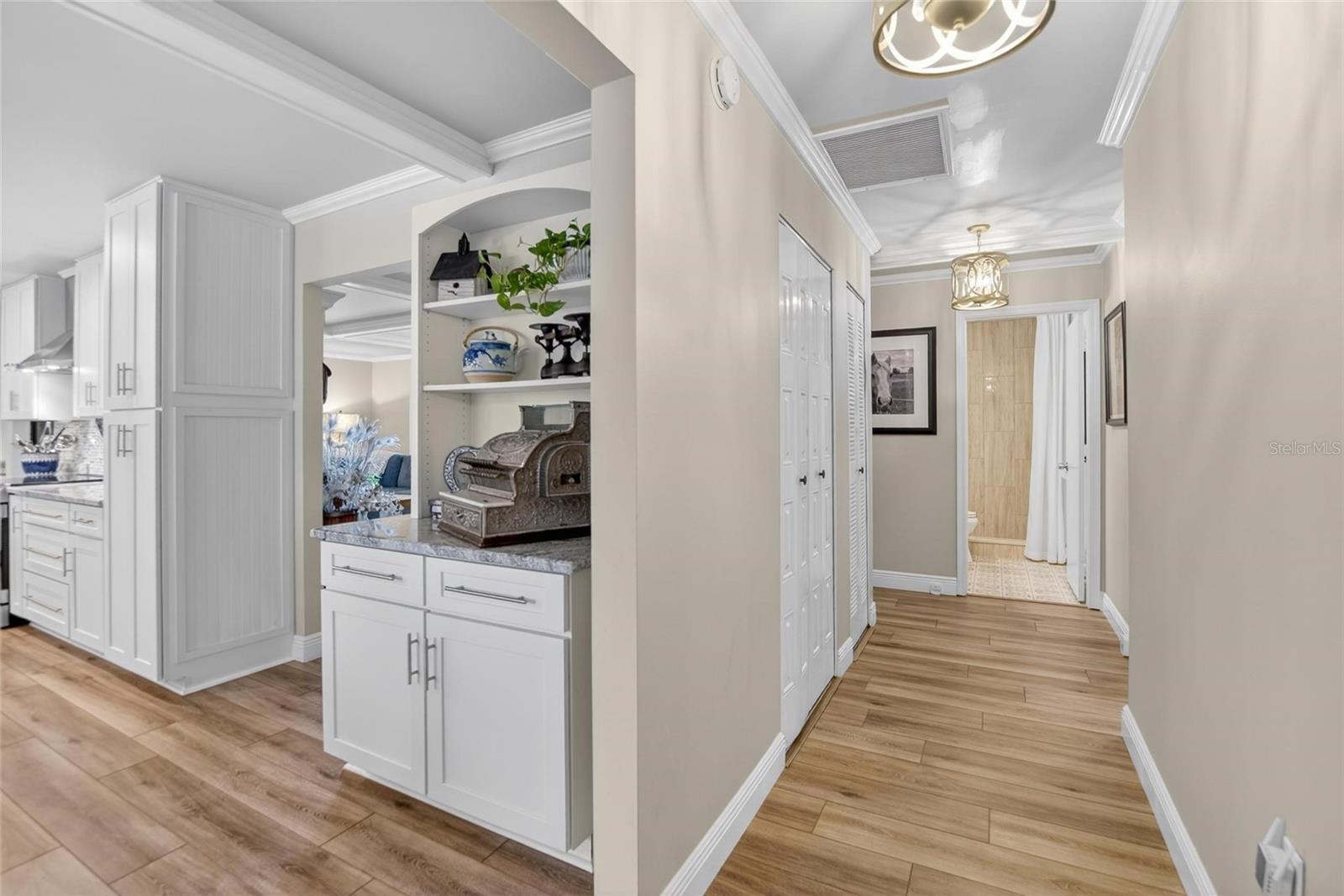 TB8513853 - Hall off dining rooom to bedrooms