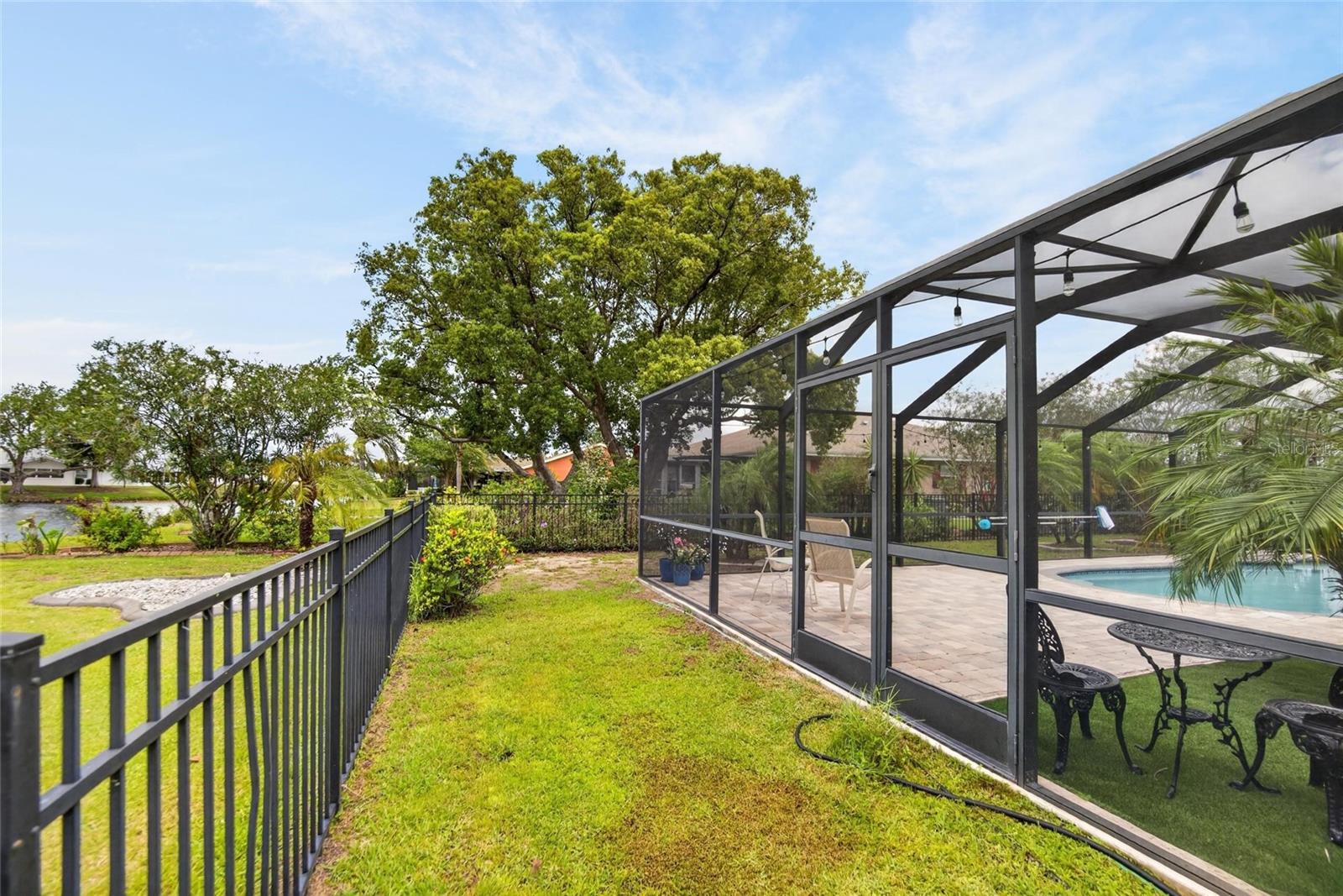 TB8313853 - backyard fenced