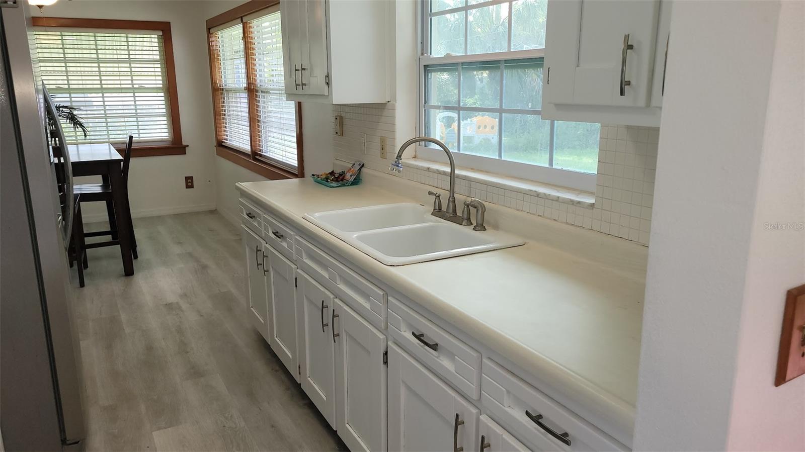 Right side of kitchen