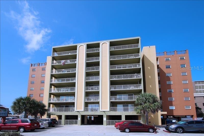 Holiday Villas III Building