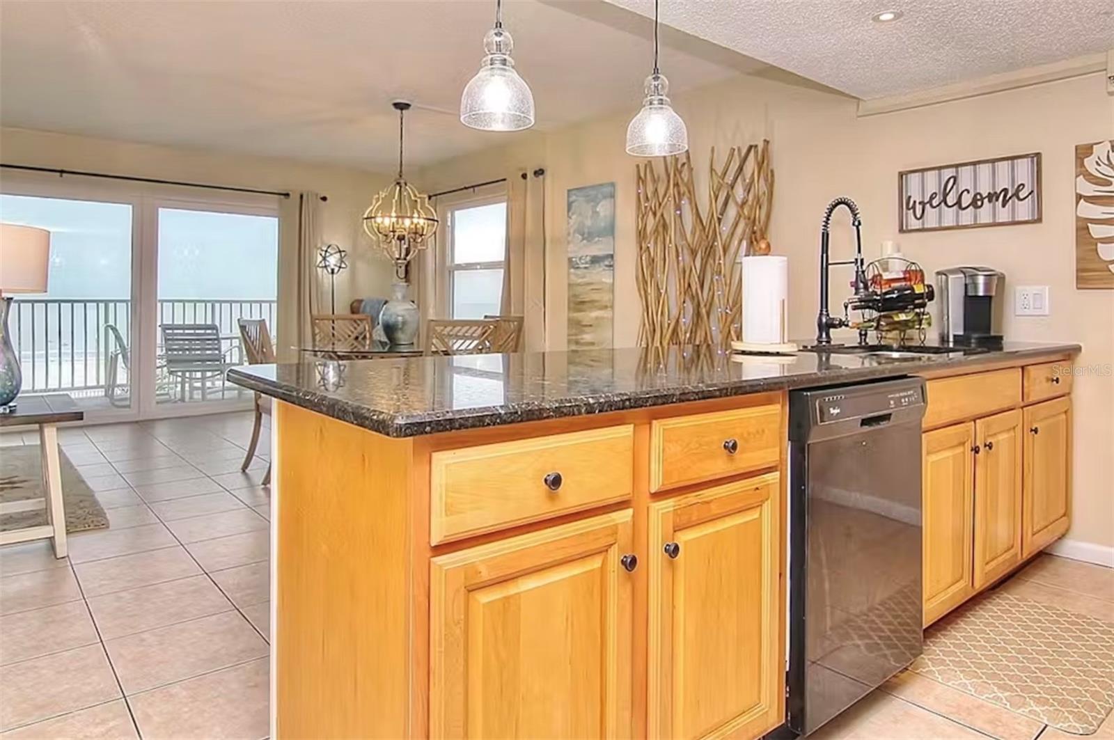 Kitchen facing the beach
