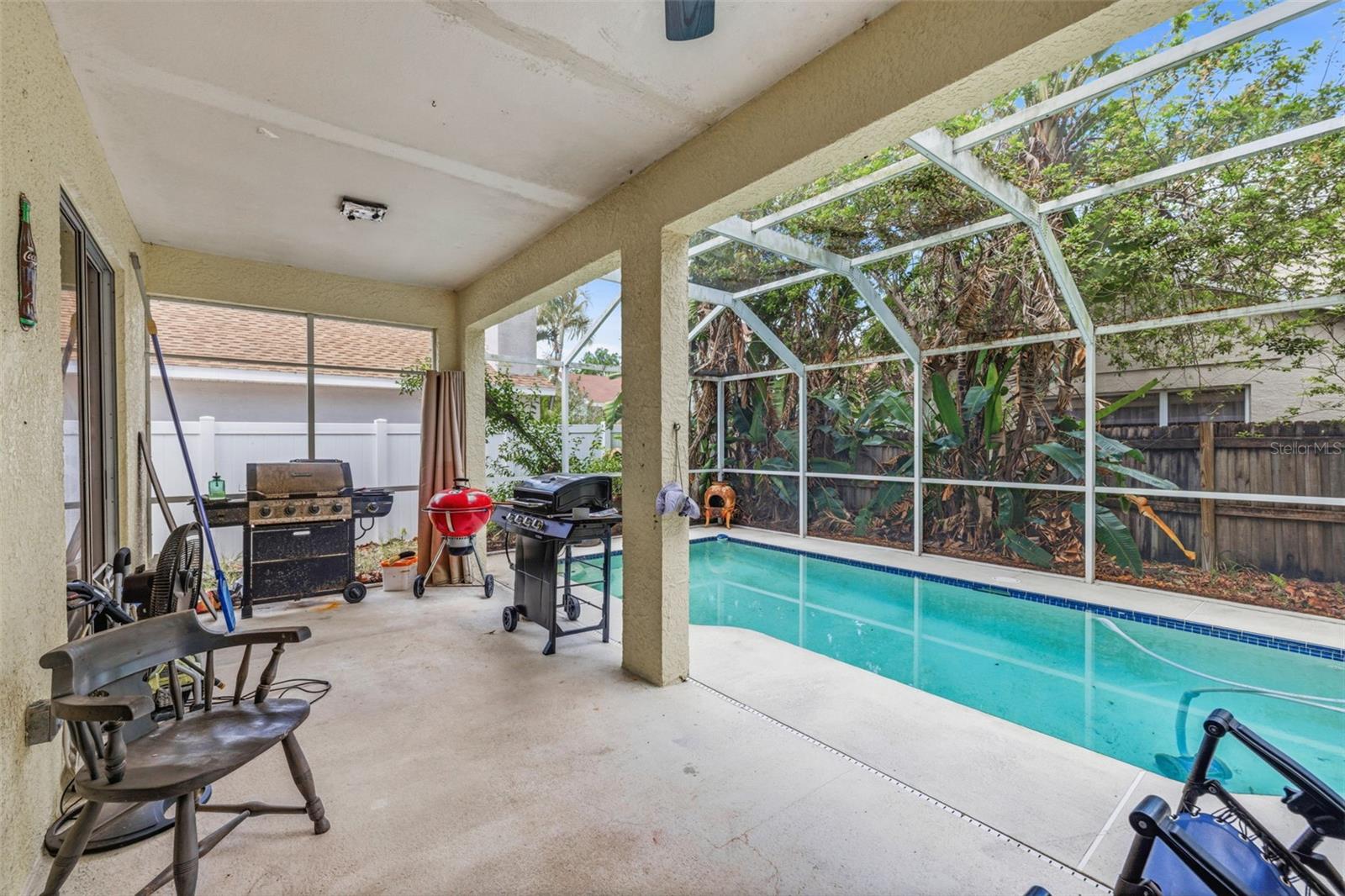 Screened in patio/pool enclosure!