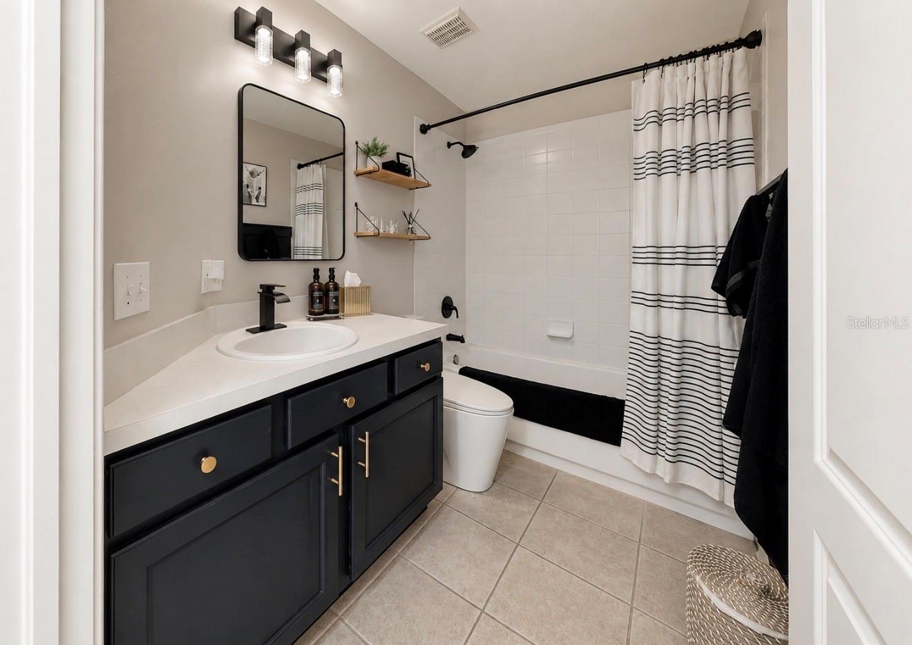 2nd bathroom