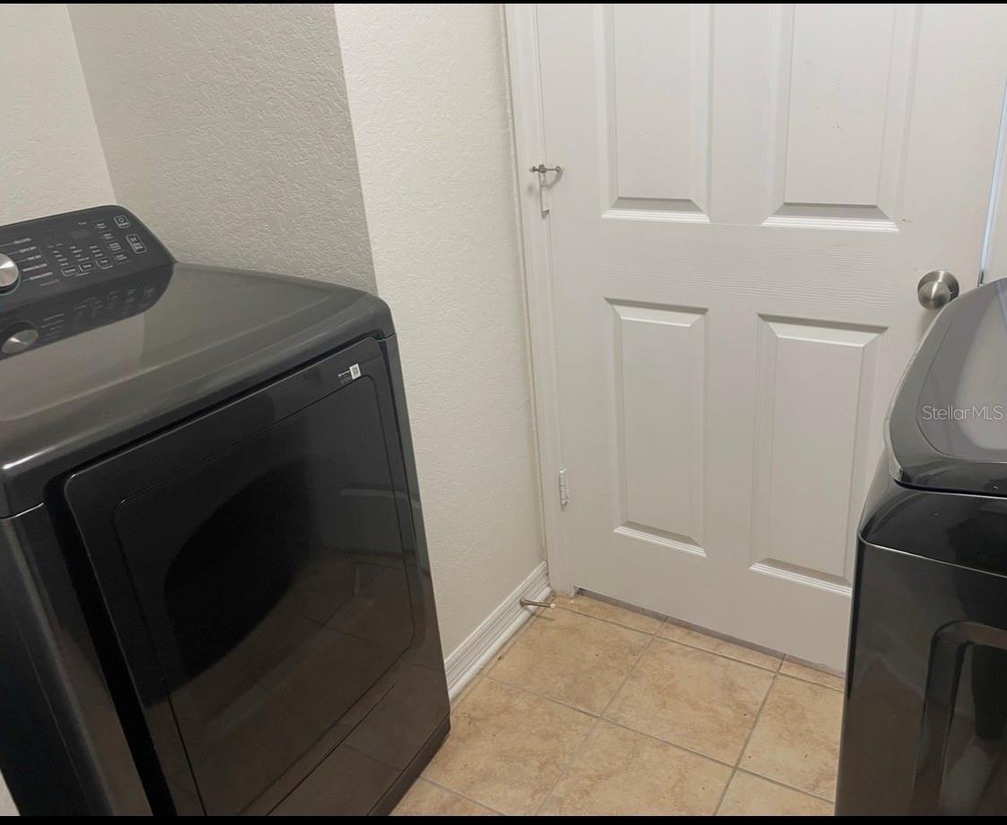 Laundry RoomWasher & Dryer