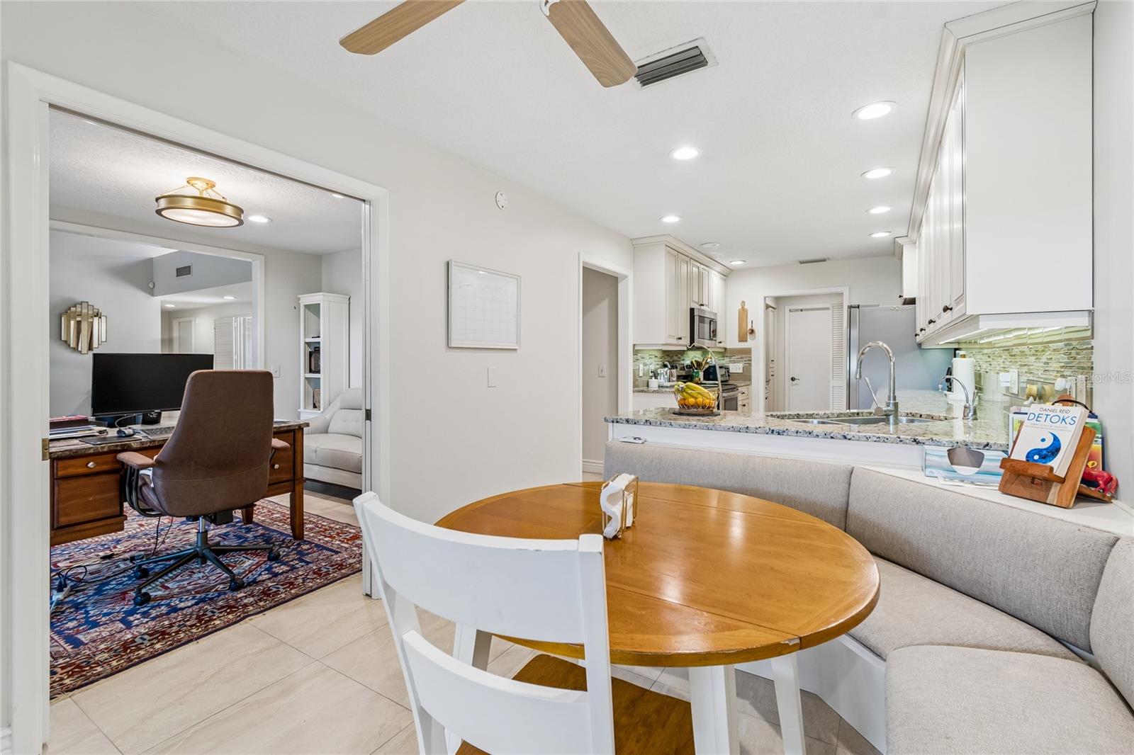 Eat-In Kitchen