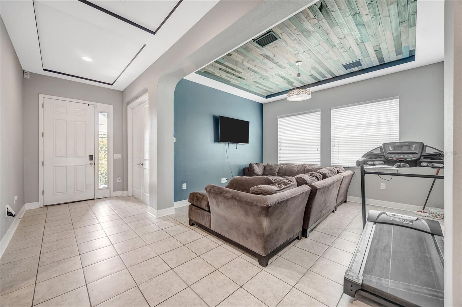 Formal Dining or Formal Living Room