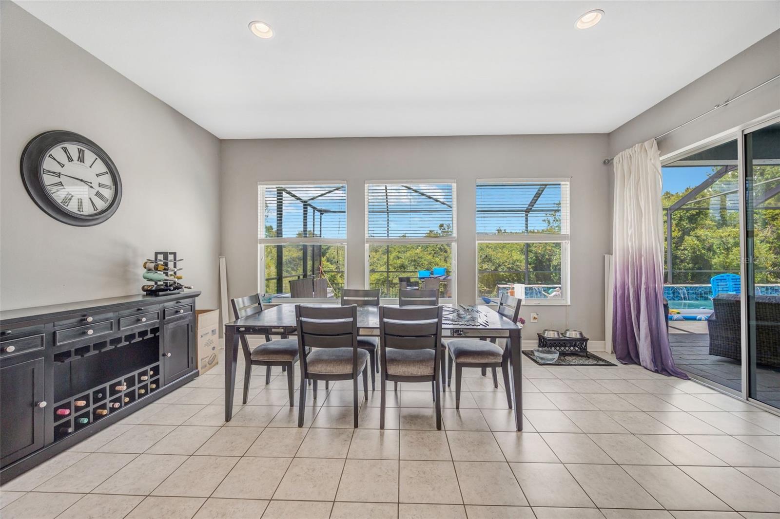 Dining room or Breakfast area