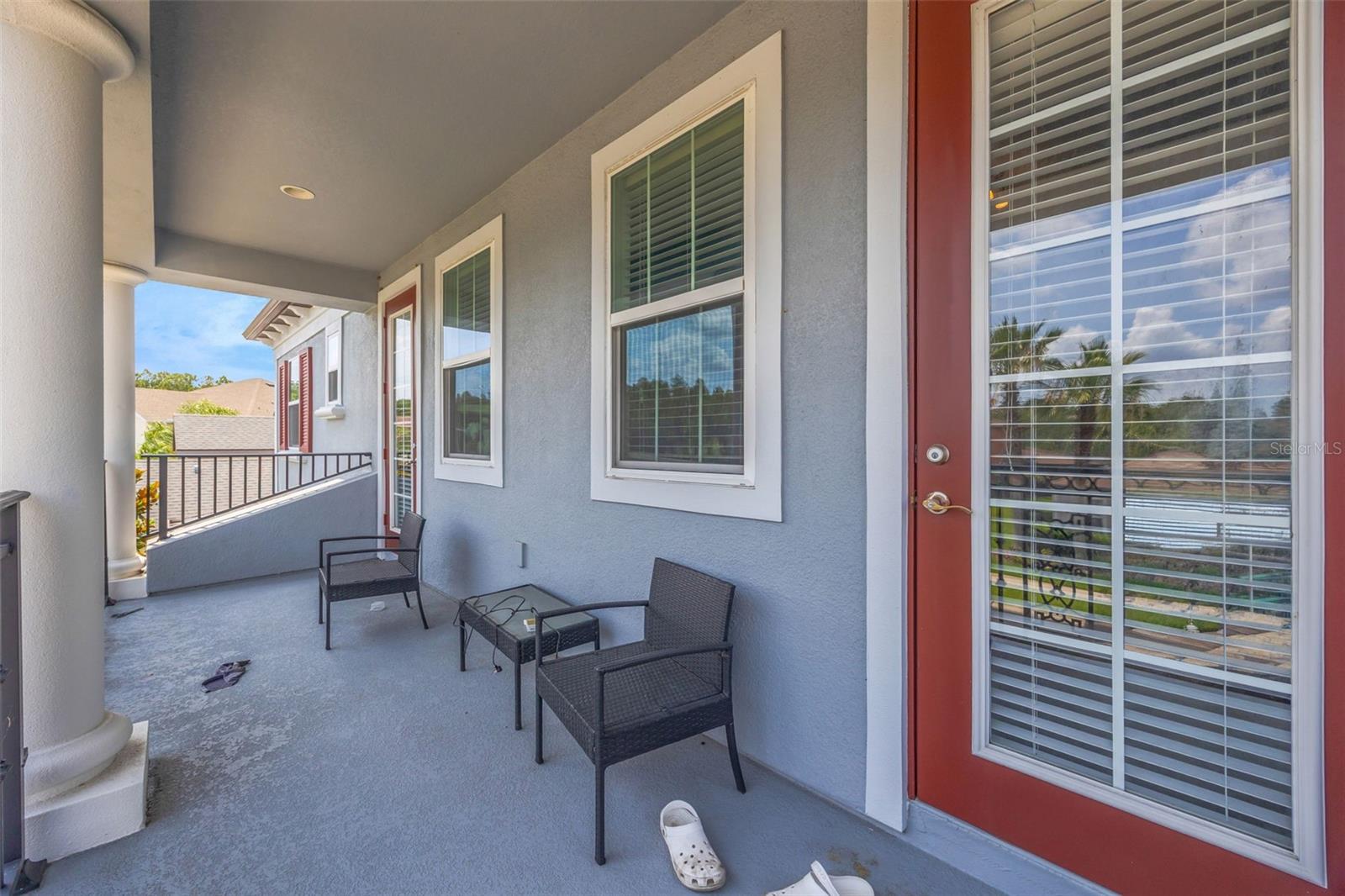 Balcony upstairs between two bedrooms