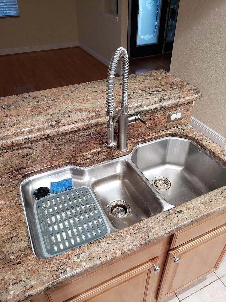 Dual Sinks