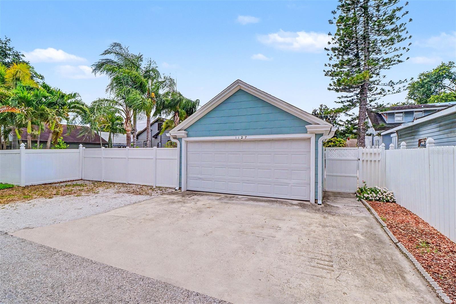 Garage and extra parking spaces