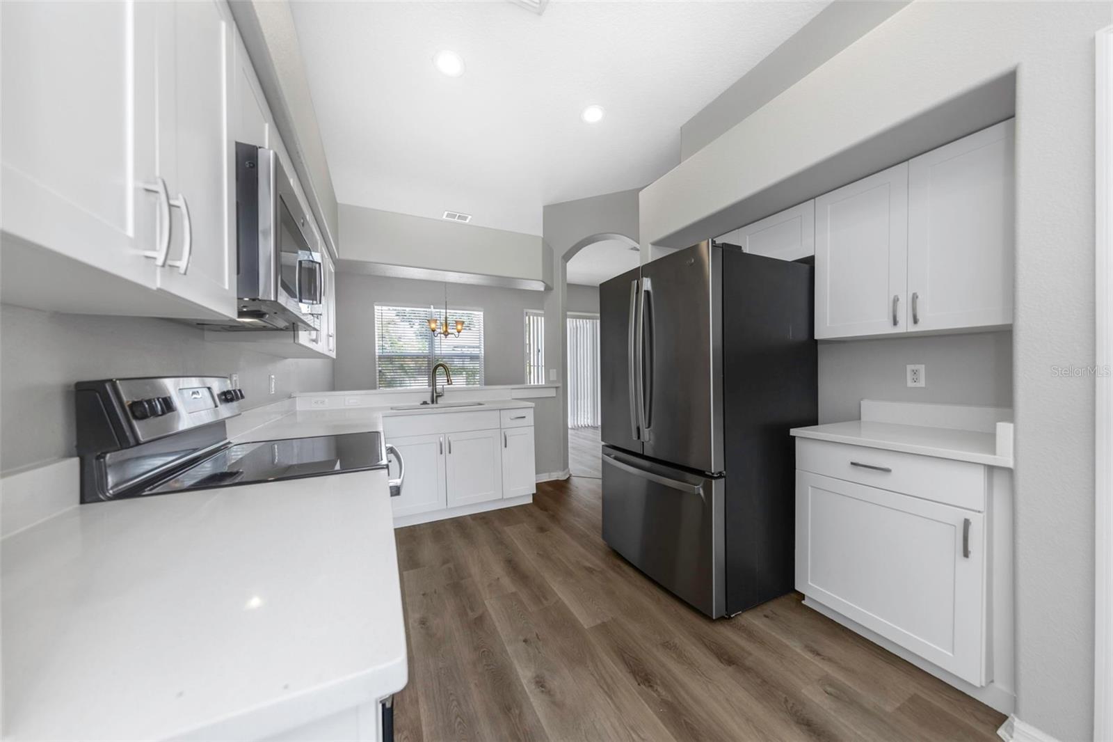 Kitchen - Right View