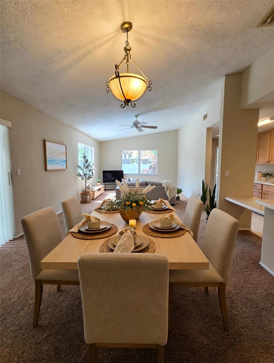 VIRTUAL STAGING DINING ROOM