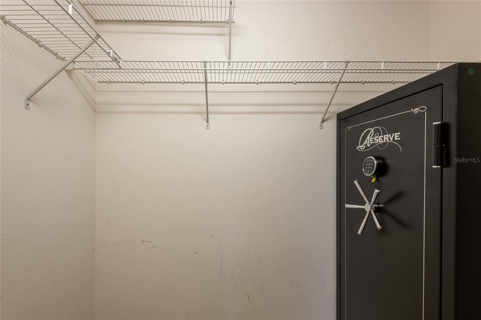 CLOSET AREA
