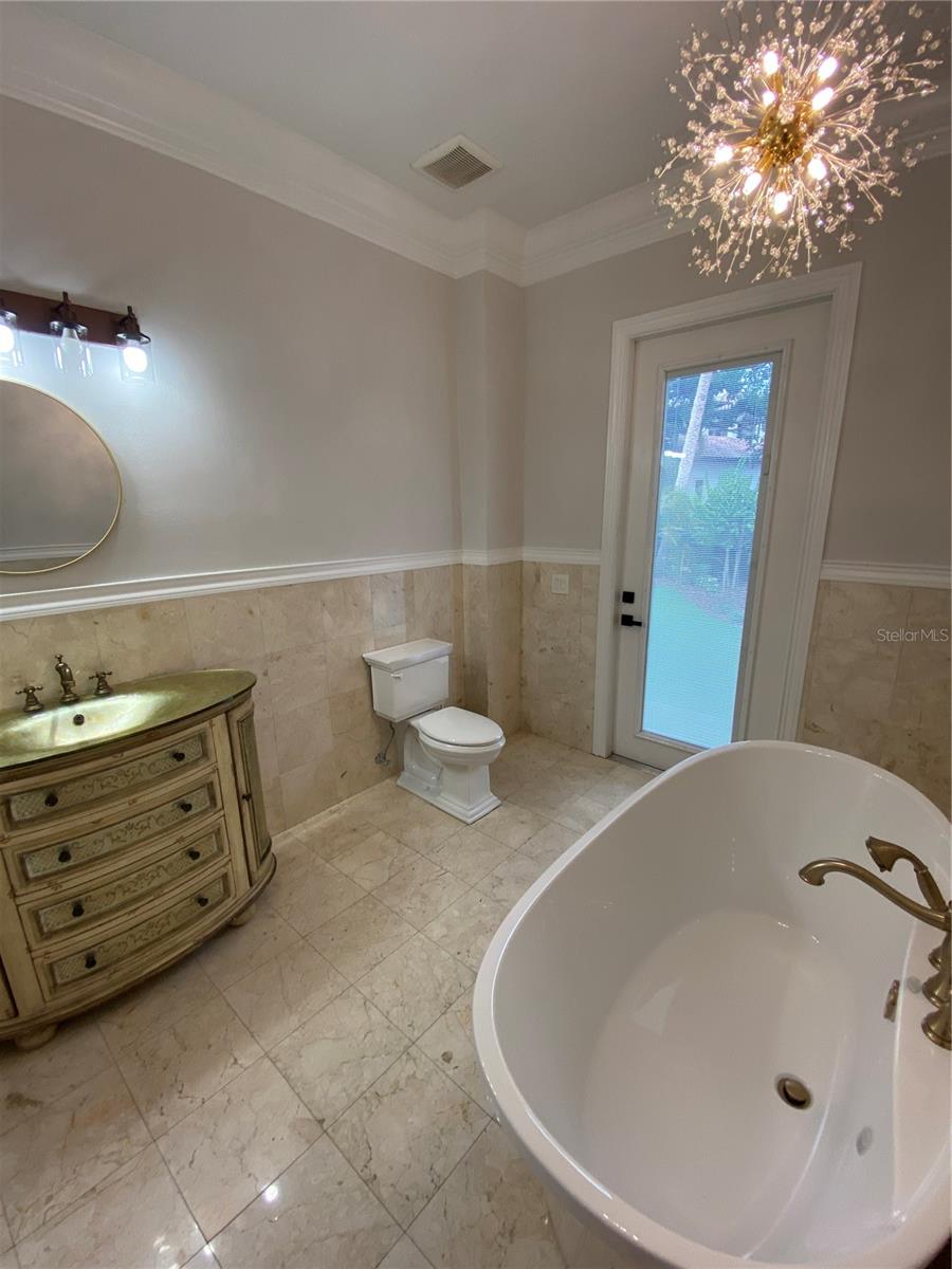 Bathroom 2/Guest/Pool Downstairs