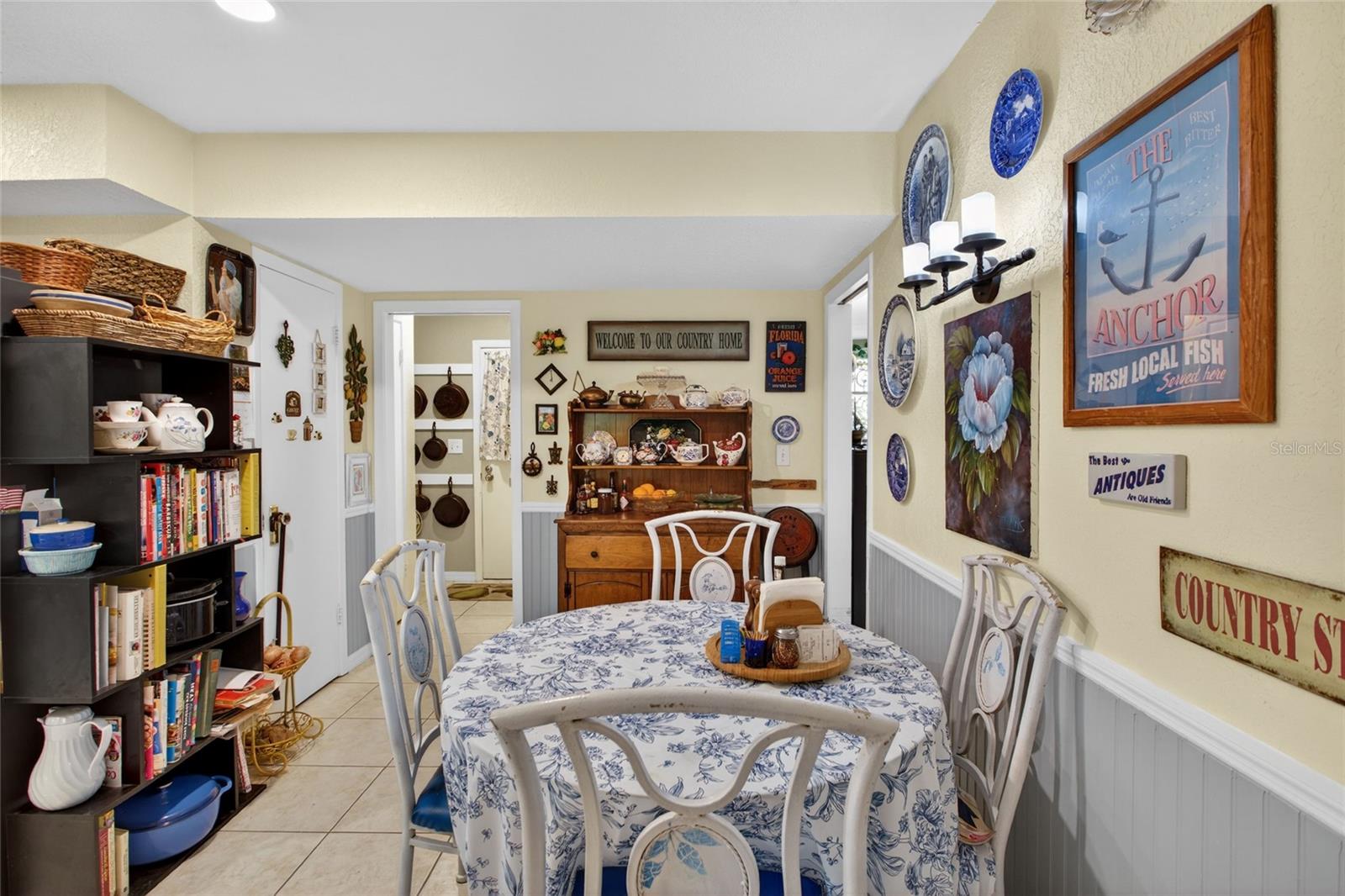 breakfast area of kitchen view 2
