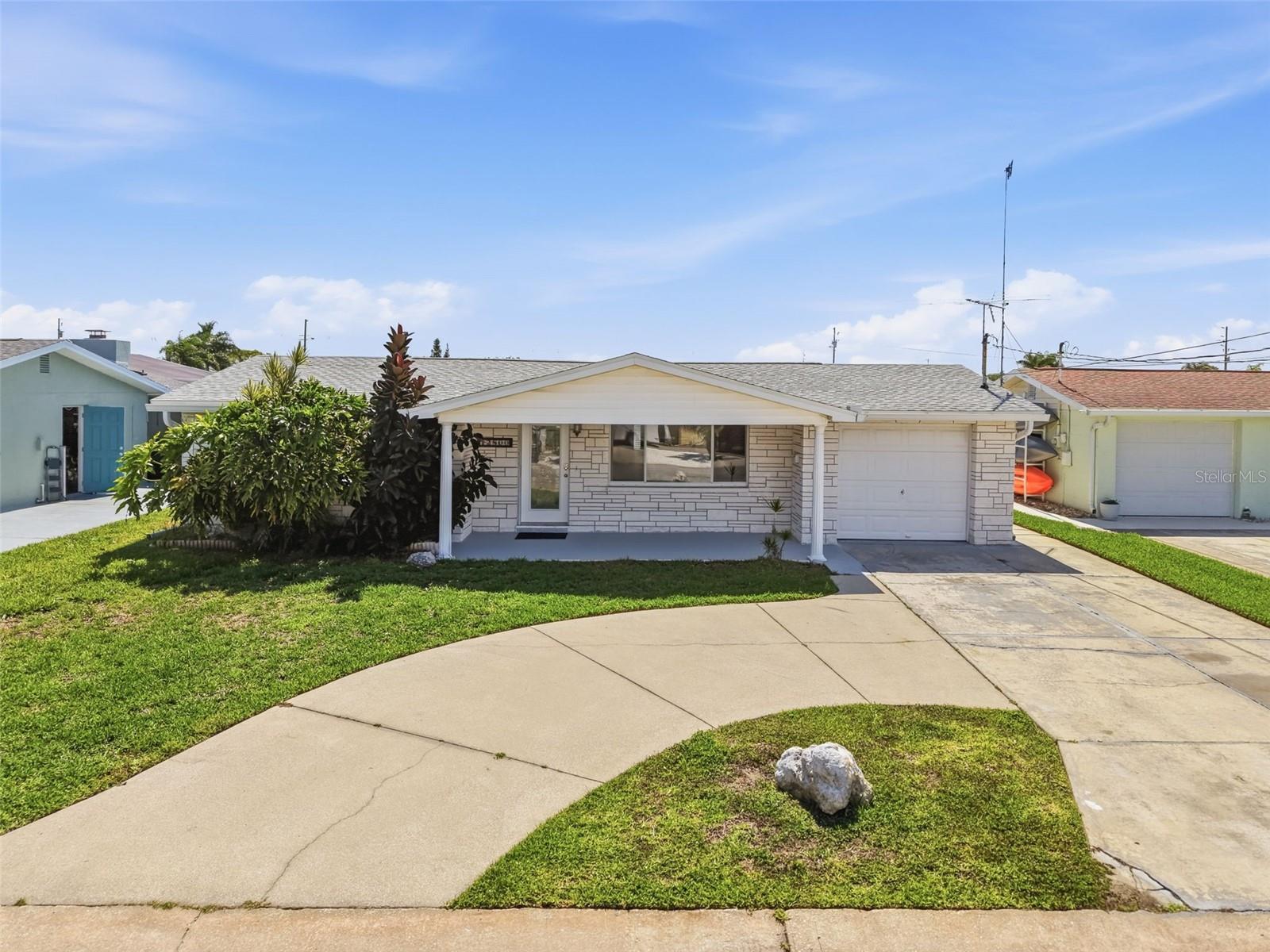 Make your appointment to see this beauty today!