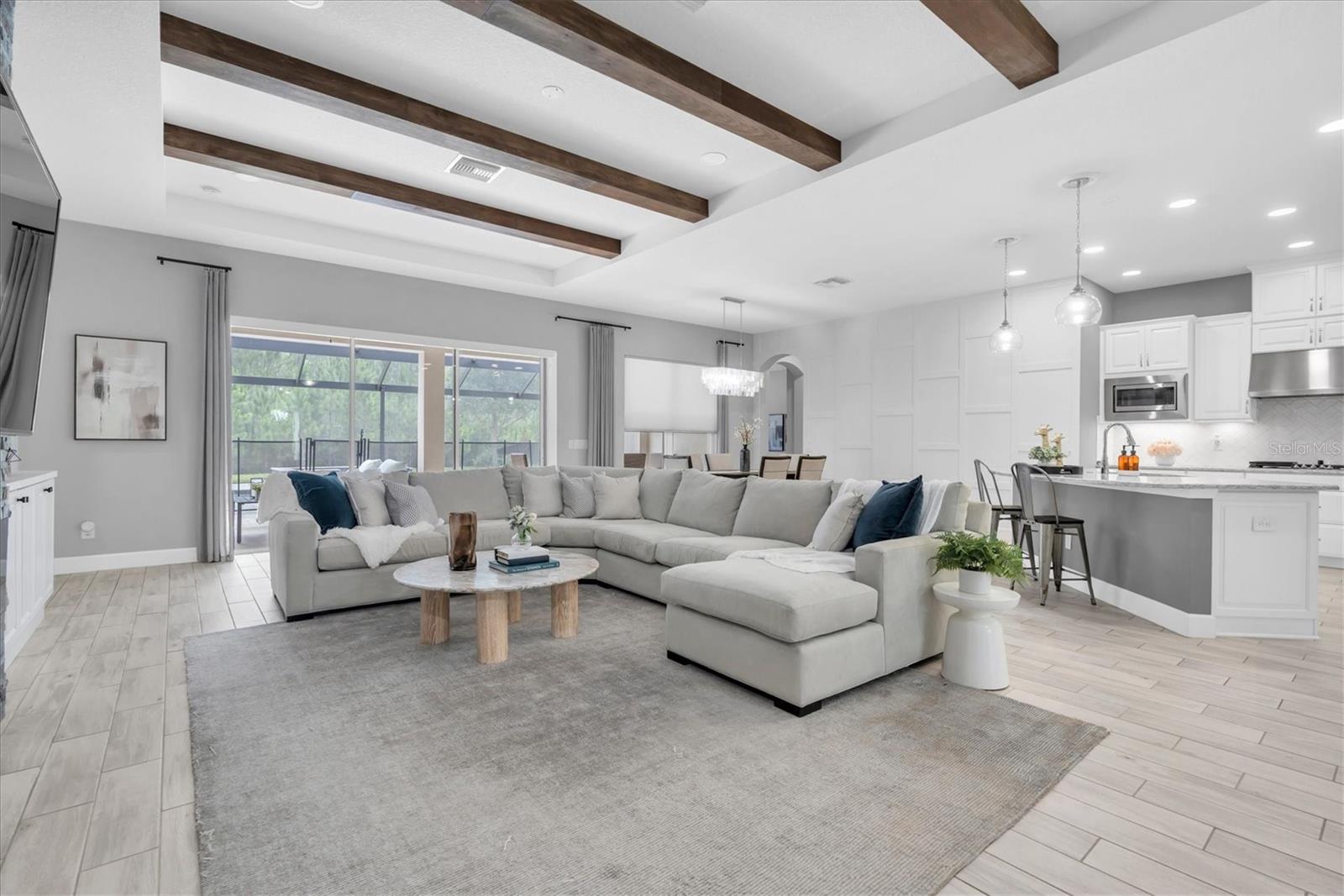 OPEN FLOOR PLAN