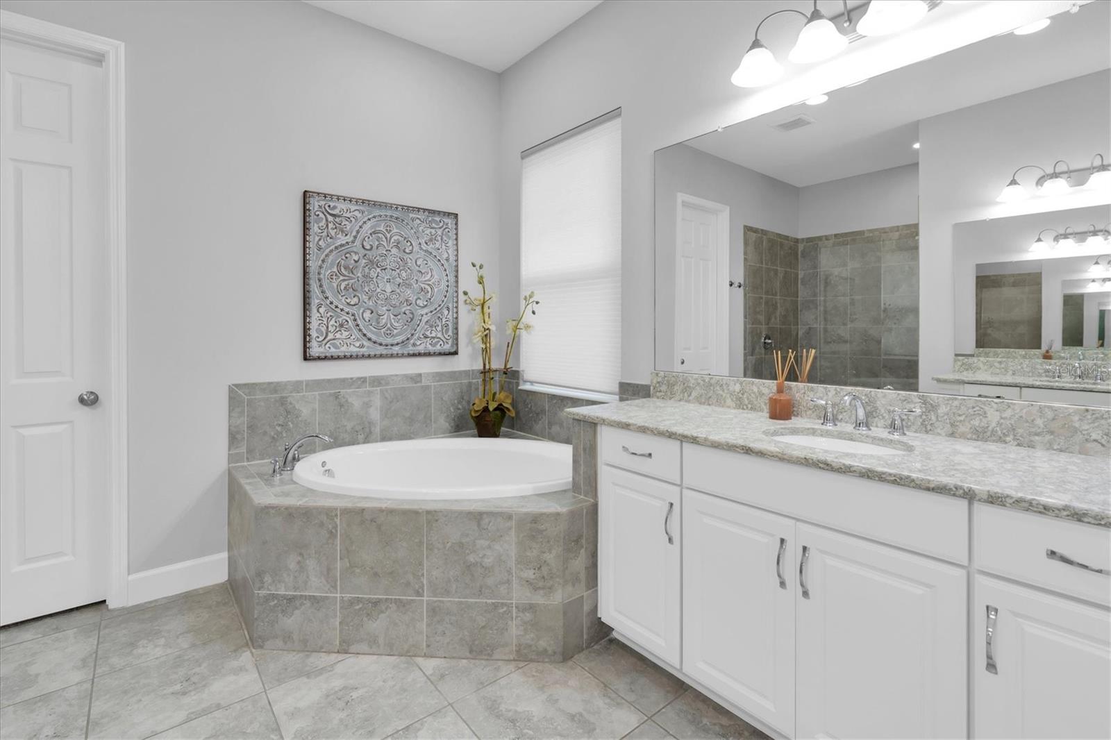 PRIMARY ENSUITE WITH GARDEN TUB