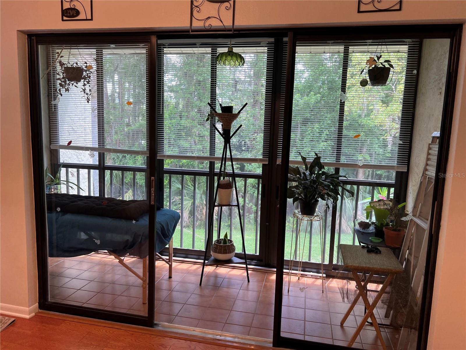 SCREENED LANAI