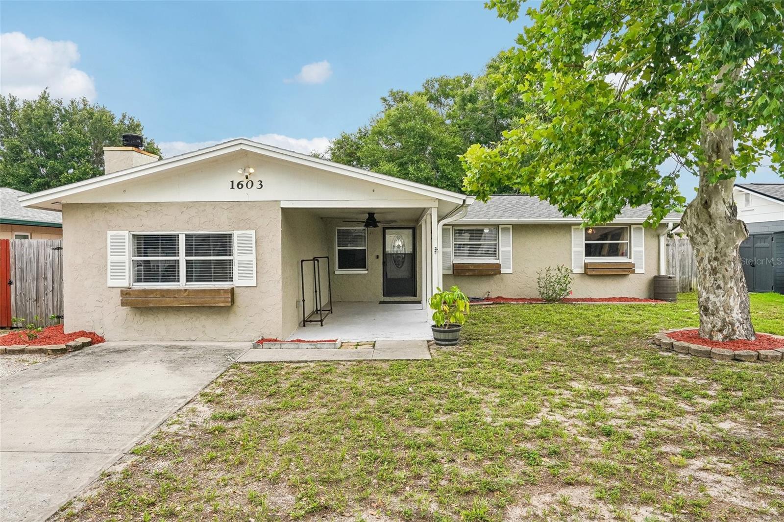 Welcome to 1603 Fox Run in Tarpon Springs Florida