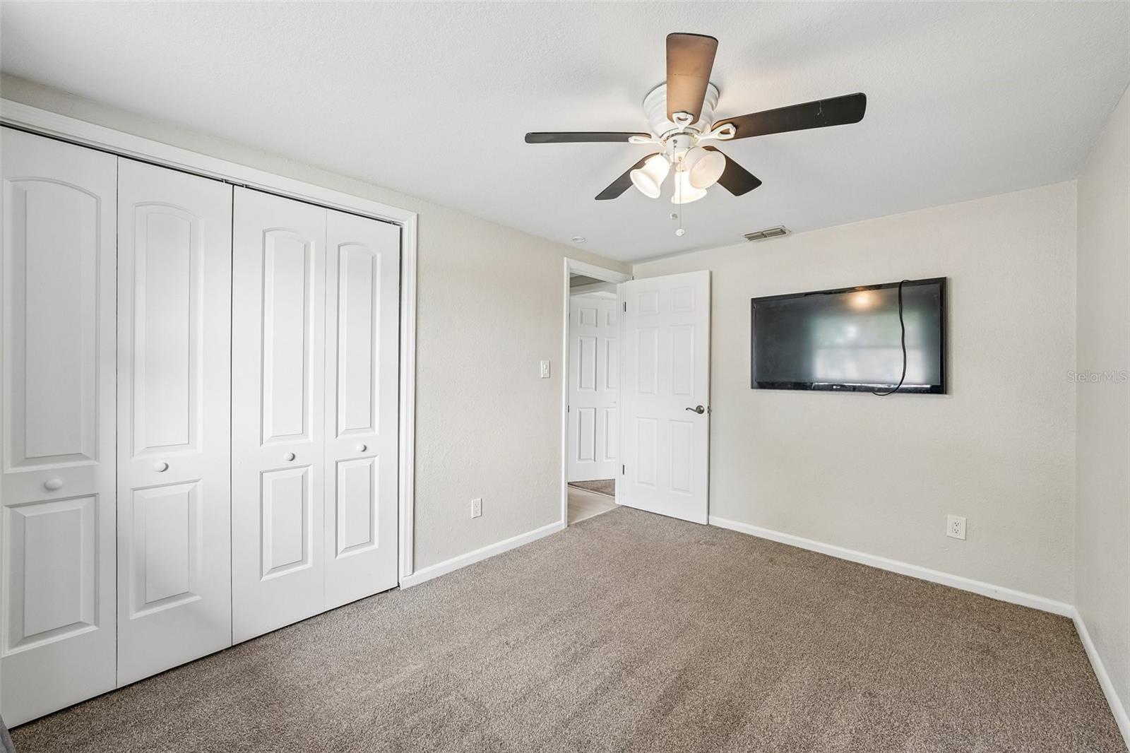 Primary ensuite bedroom