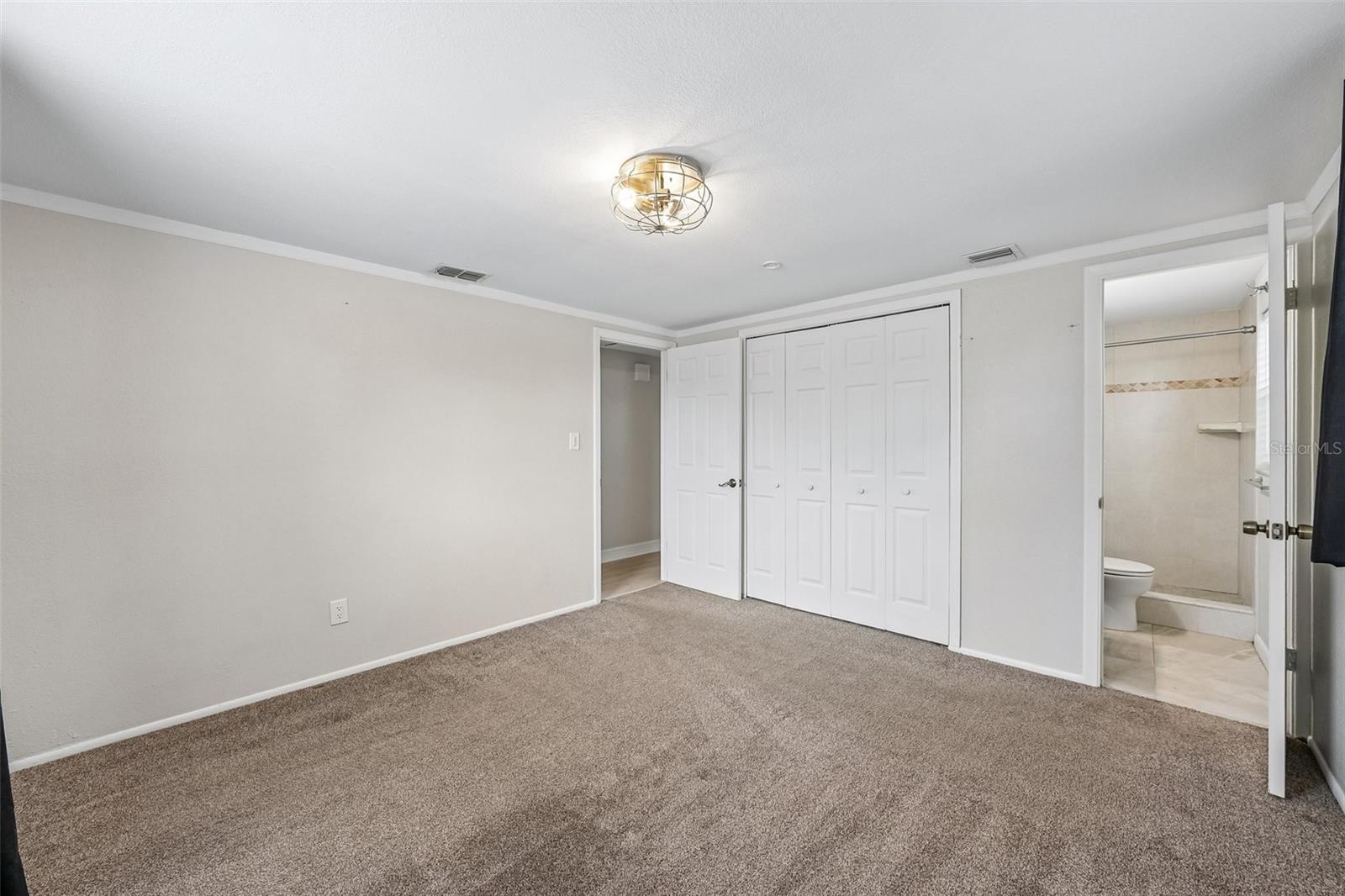 Primary ensuite bedroom