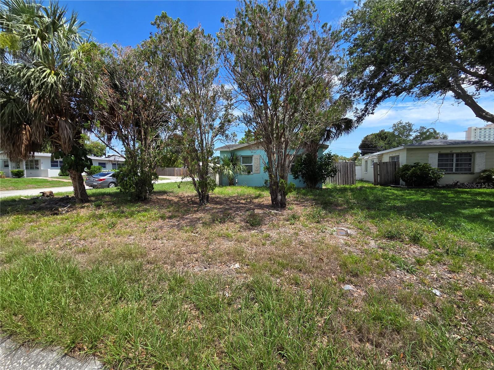 Corner lot side