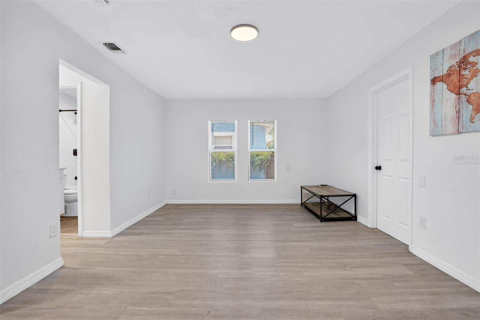 living room not virtually staged
