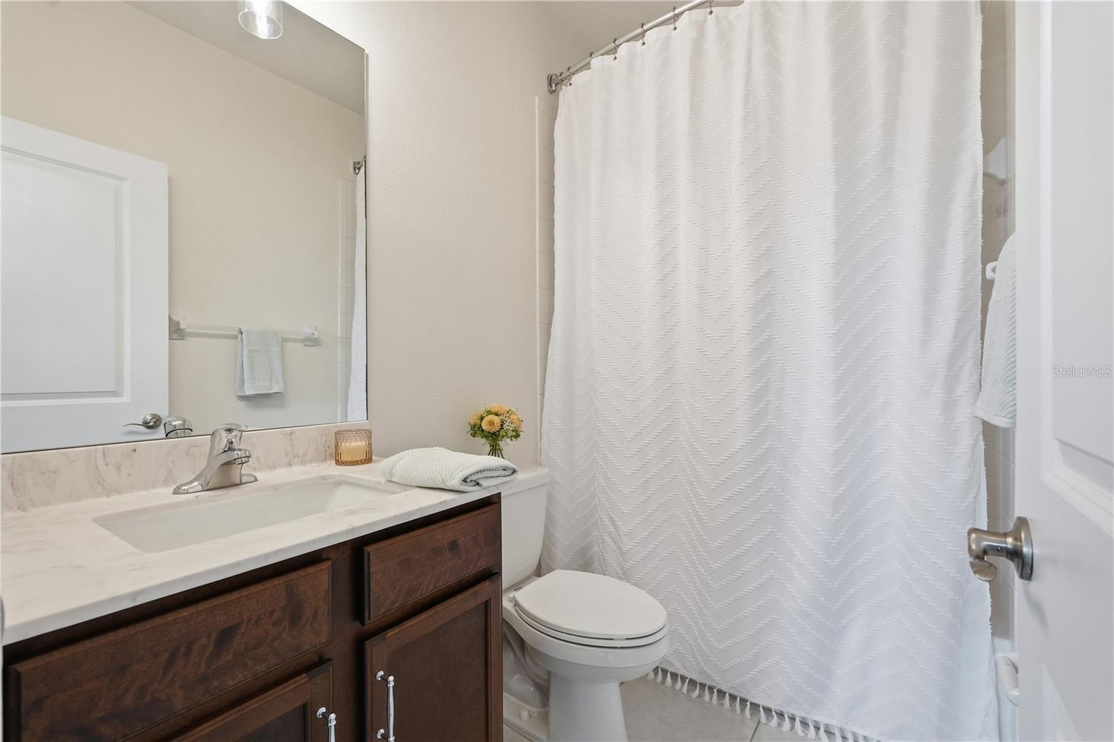 Ensuite Bathroom - Upstairs
