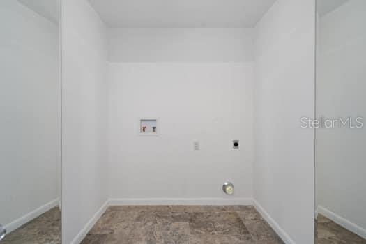 laundry hookups in closet primary bedroom