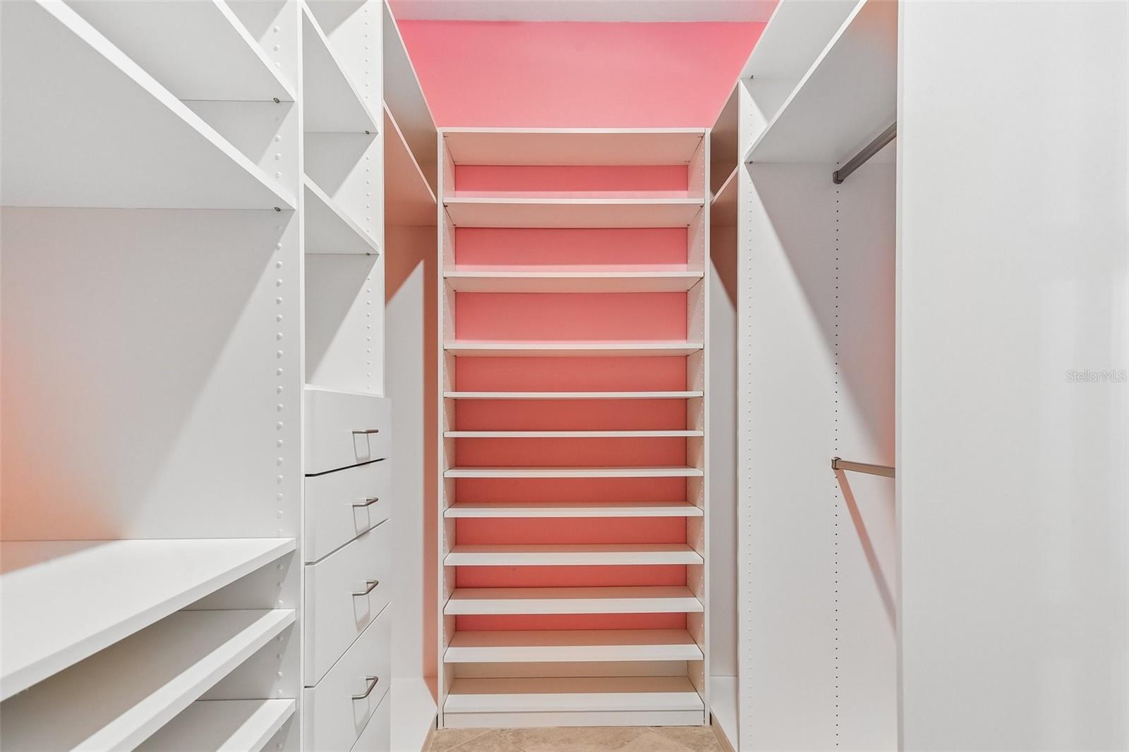 Custum Built-in Master Closet