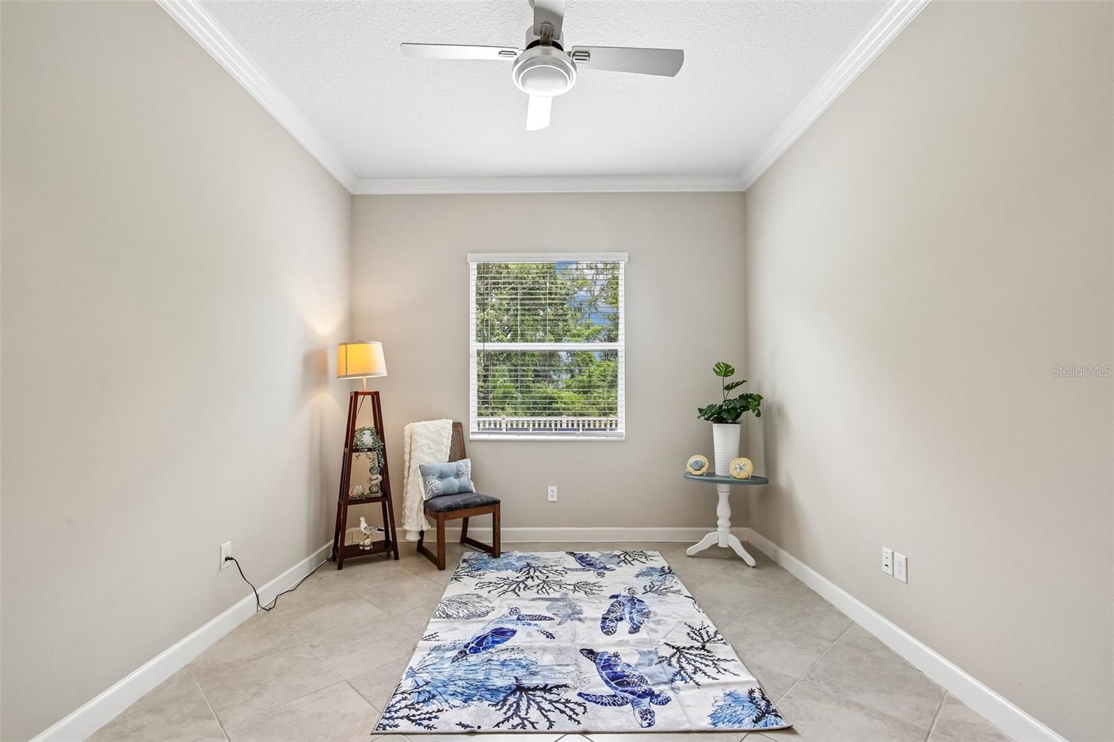 Flex room/ Den