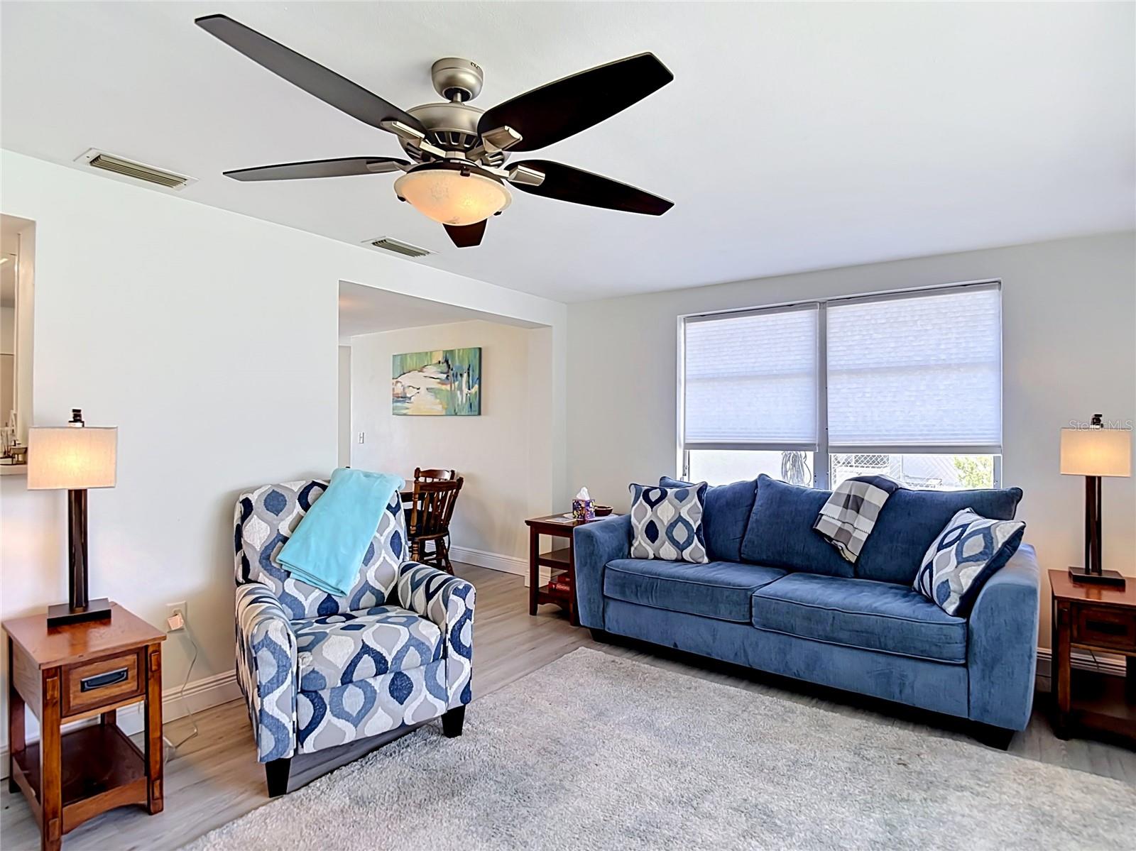 TB8514602