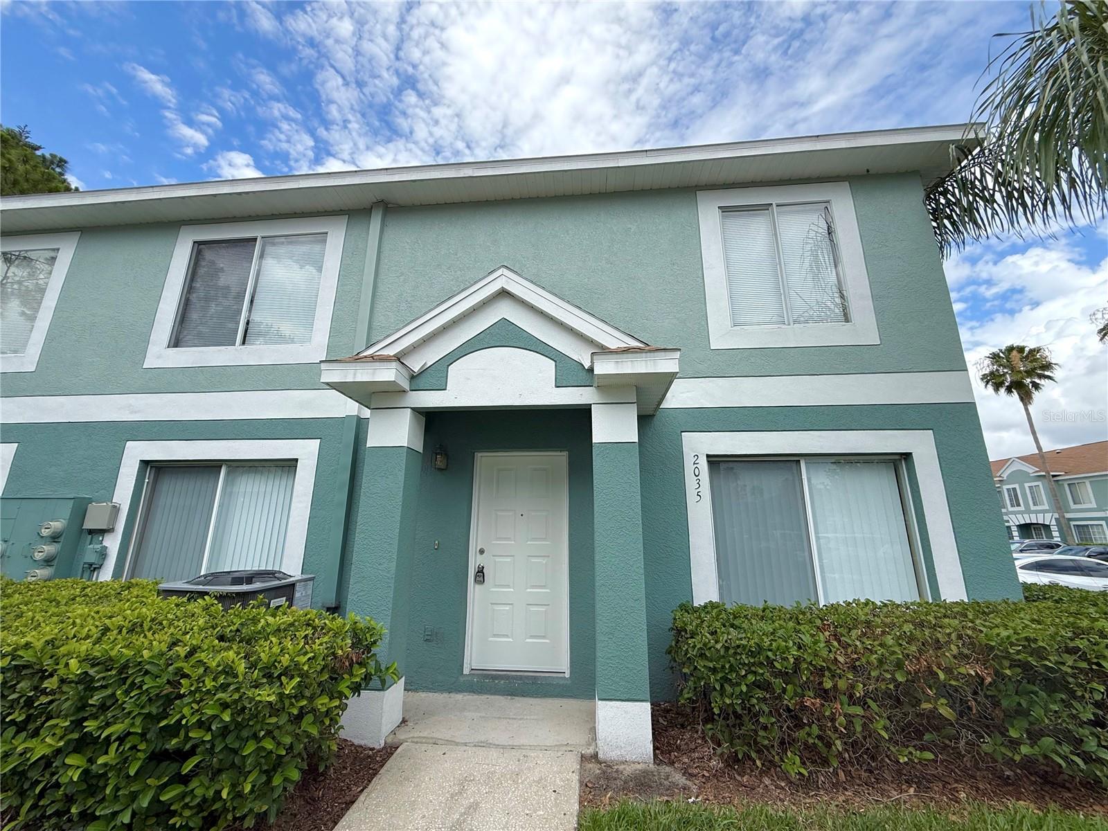 Front exterior corner unit