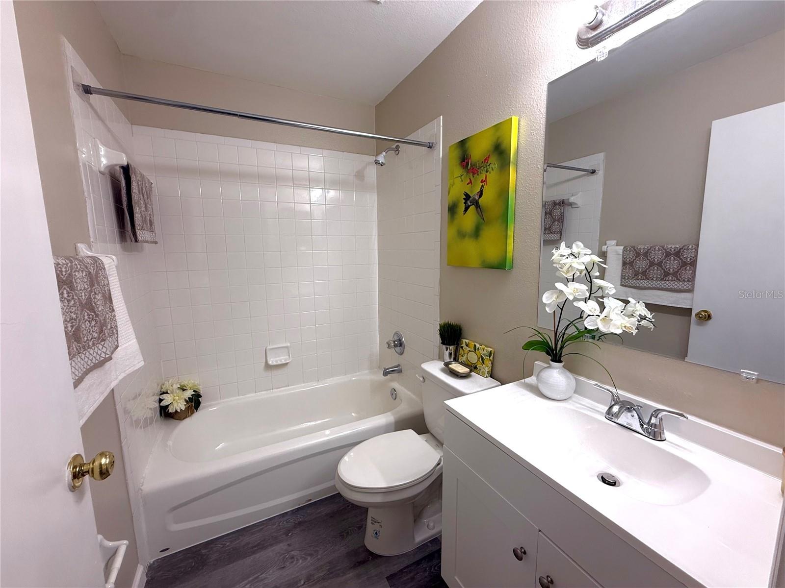 En Suite Bathroom with tub