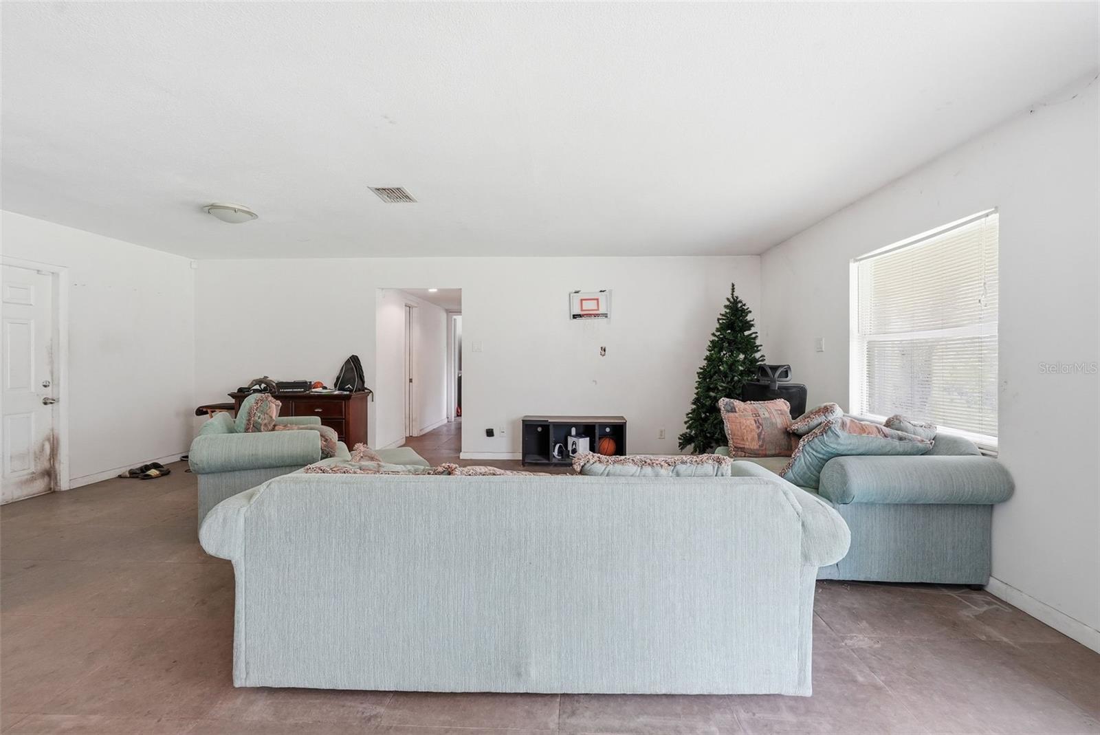 TB8514621