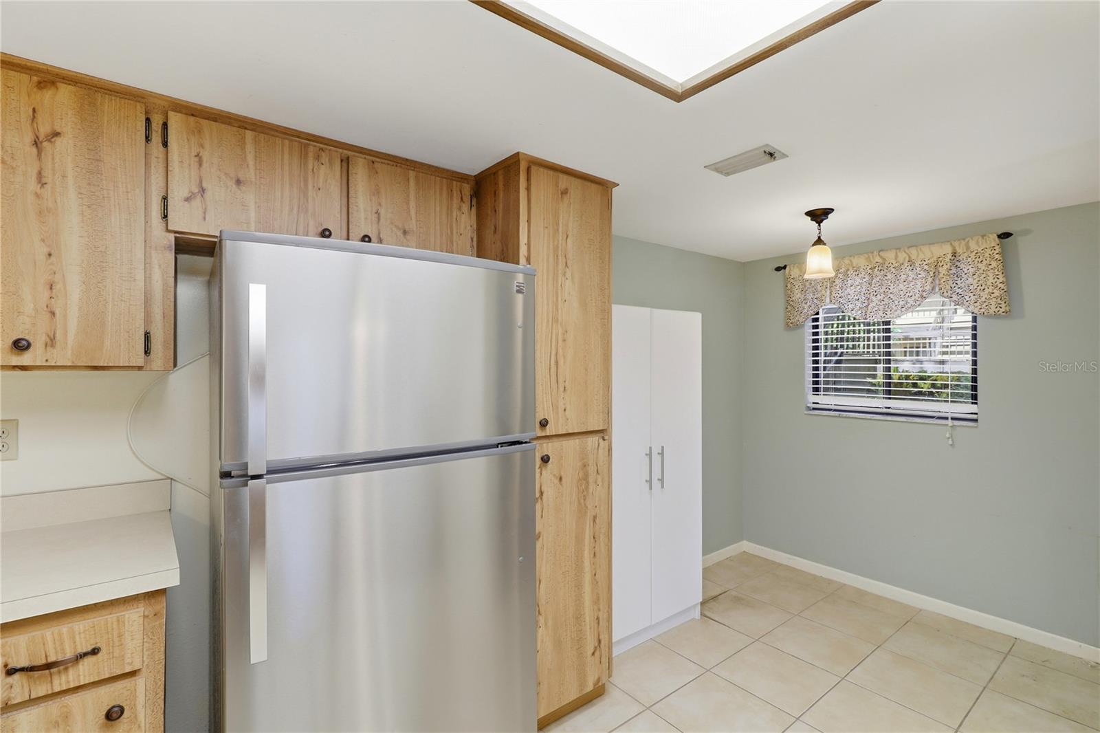 Kitchen and breakfast nook