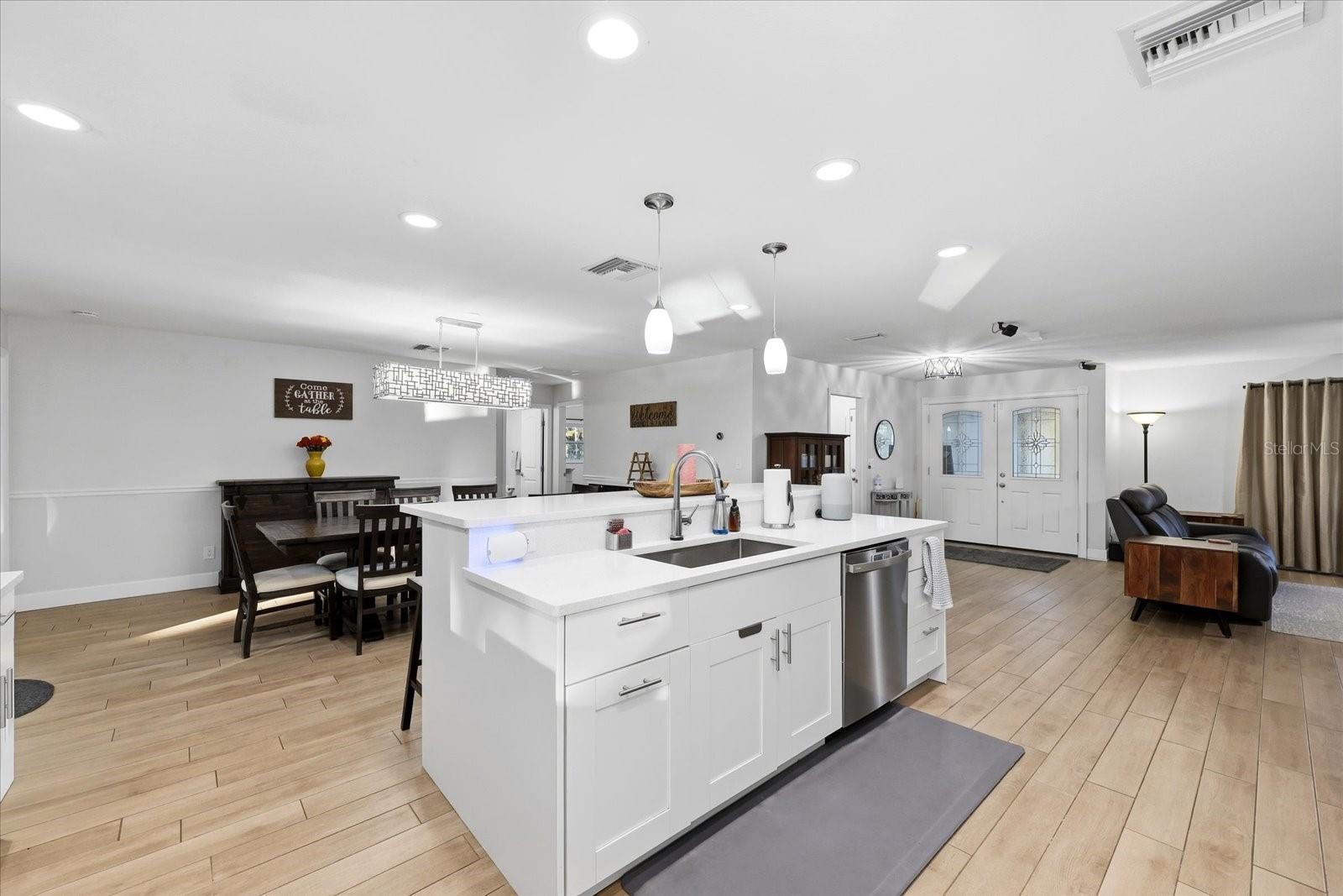 Kitchen/Dining/Living Room View