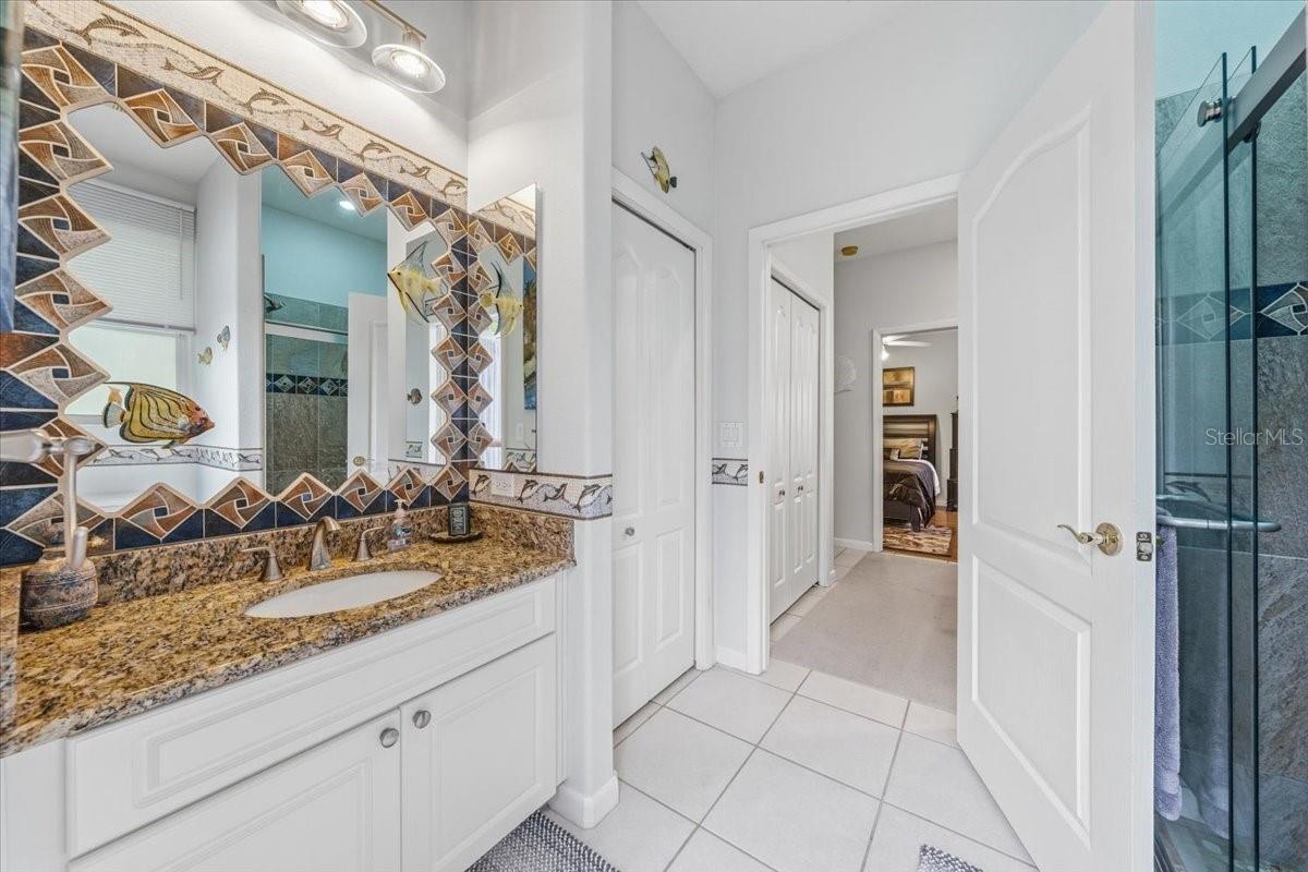 Bath 3, pool access