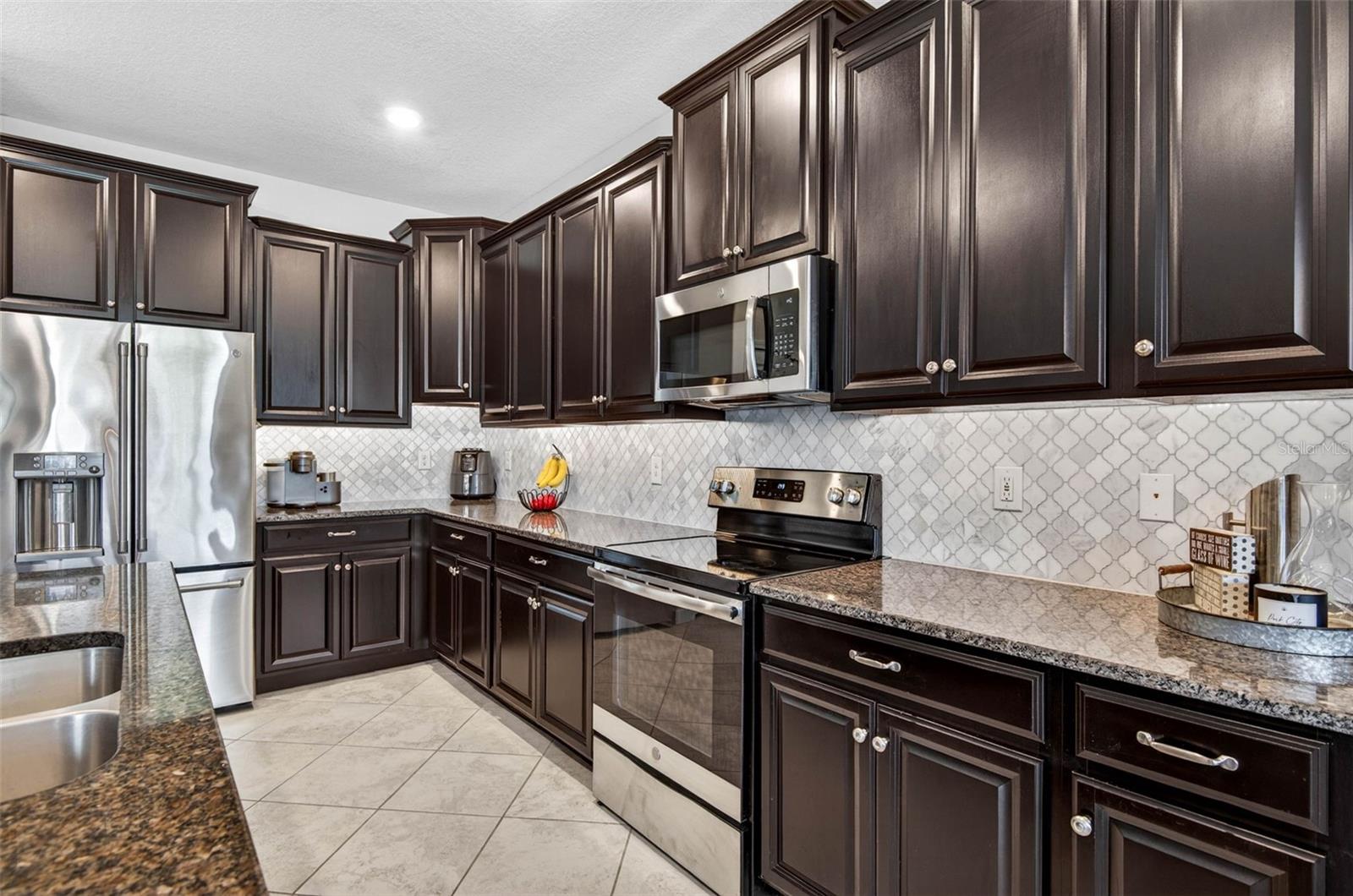 Kitchen with 42" cabinets with crown molding.