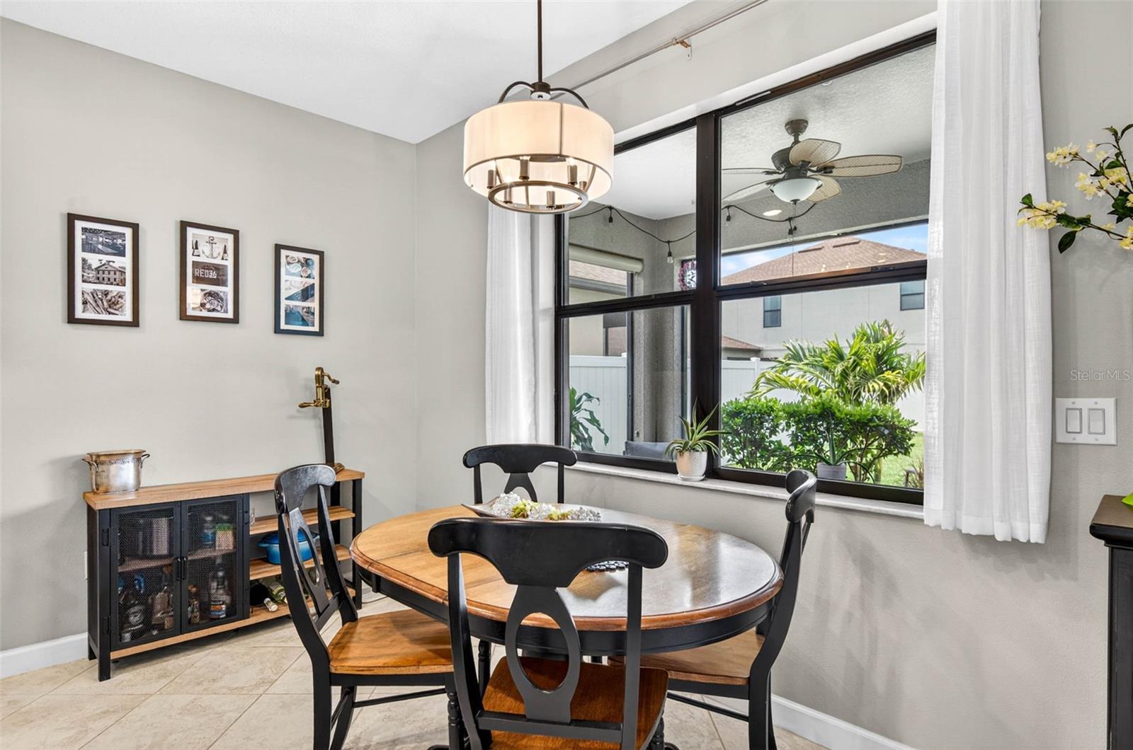 Breakfast nook