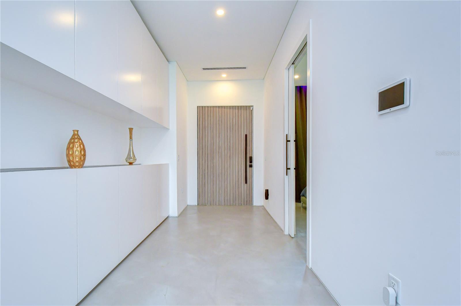 Spacious Wide Entrances