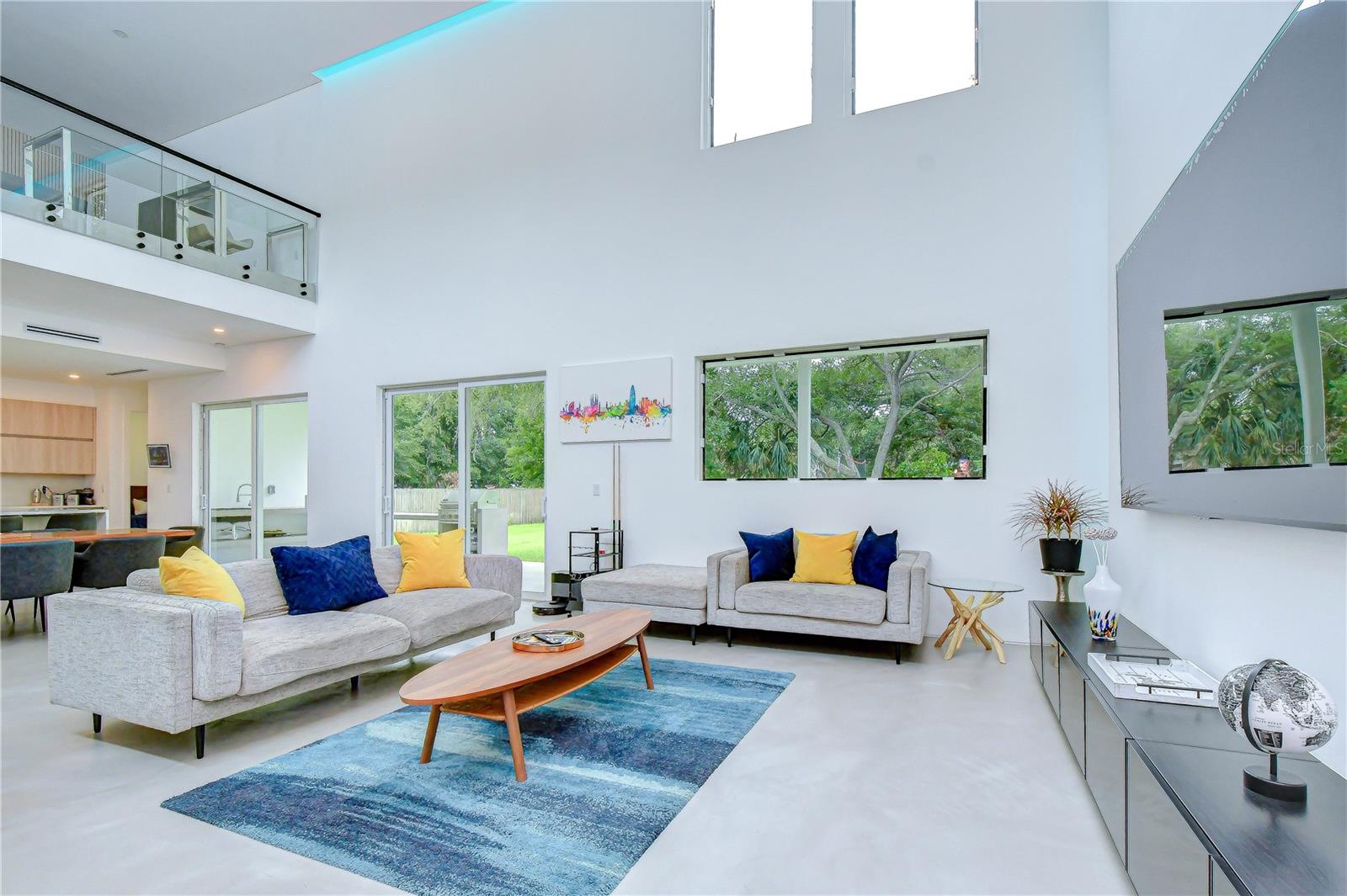 Open and Spacious Living Area