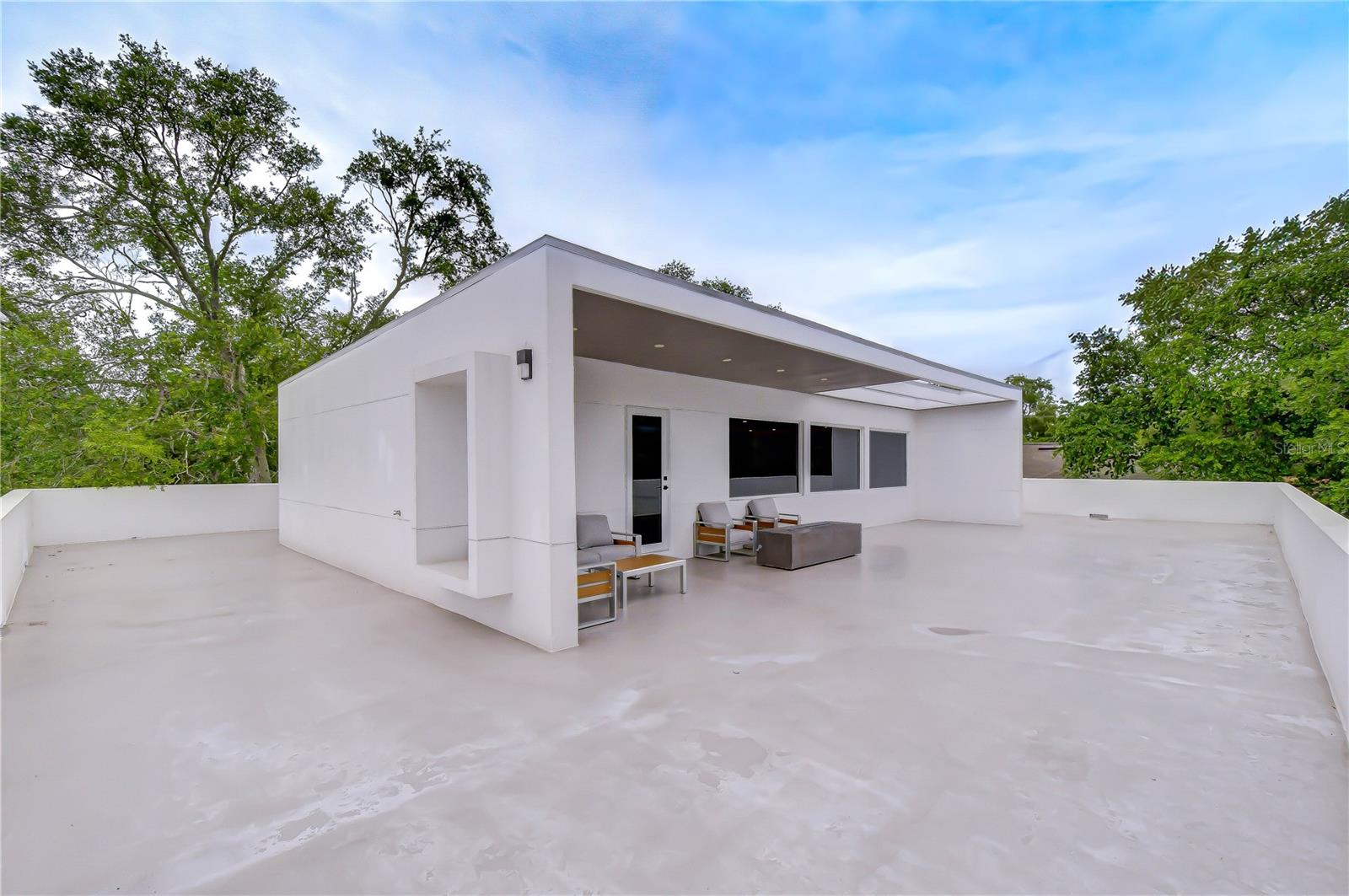 Wrap around balcony