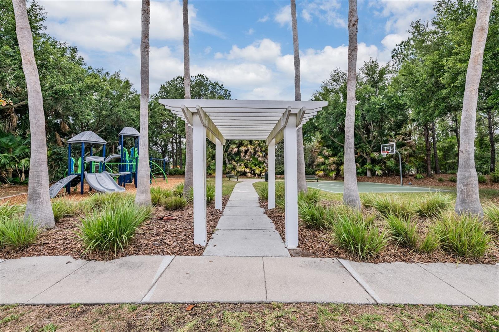 Lakeside at Seven Oaks Recreational Areas