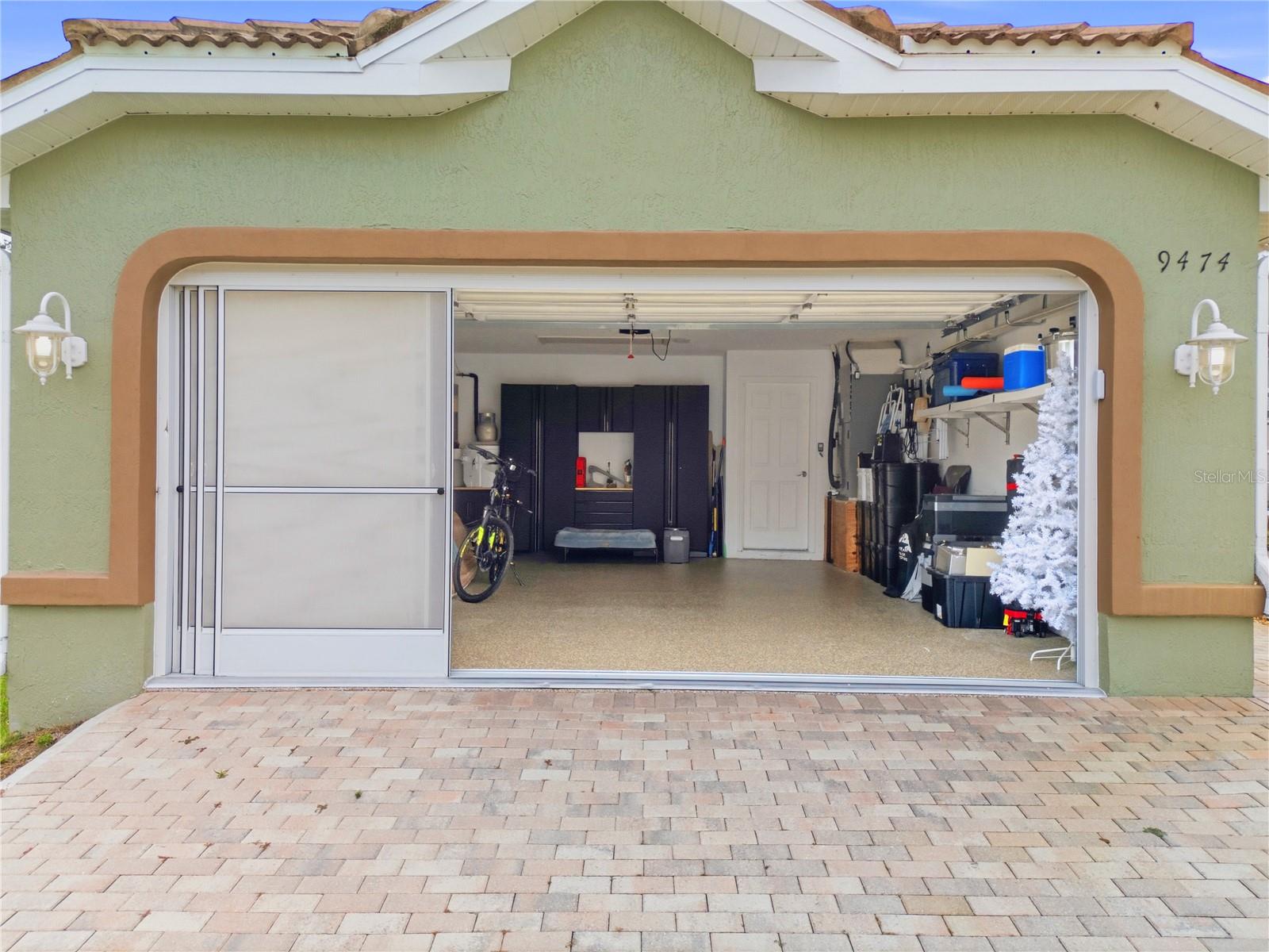 screened double garage