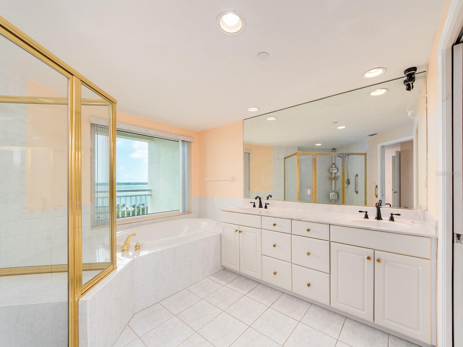 Primary en suite